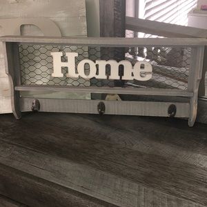 Home chicken wire hanging shelf with hooks